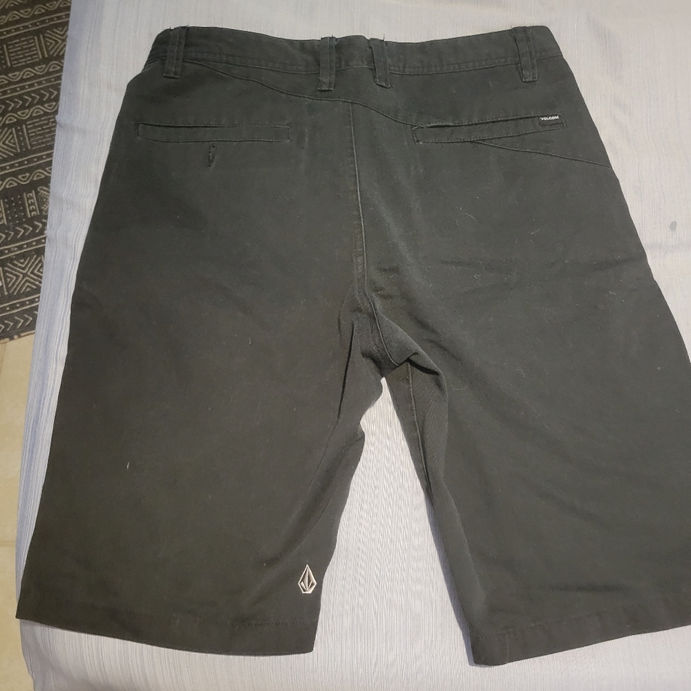 Volcom shorts - Picture 2 of 2